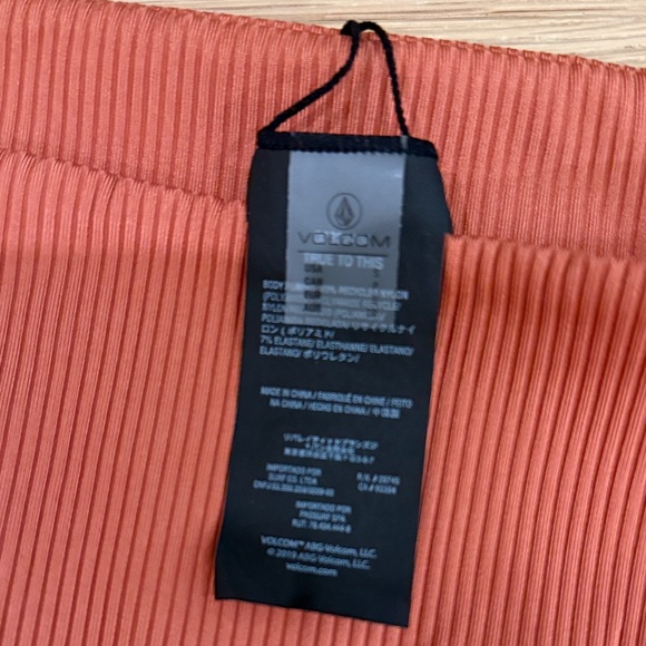 SET ACTIVE/VOLVOM Rust Ribbed Bikini Bottom - Picture 2 of 4